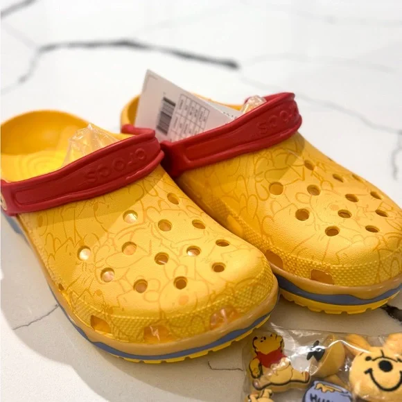 CROCS Women Winnie the Pooh Clog with Charms - Picture 4 of 7